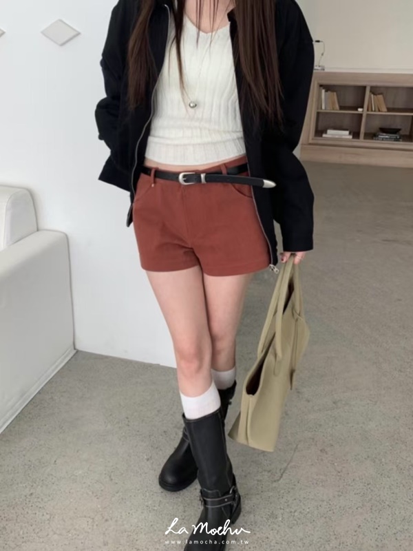 慵懶感小鉚釘牛仔短褲